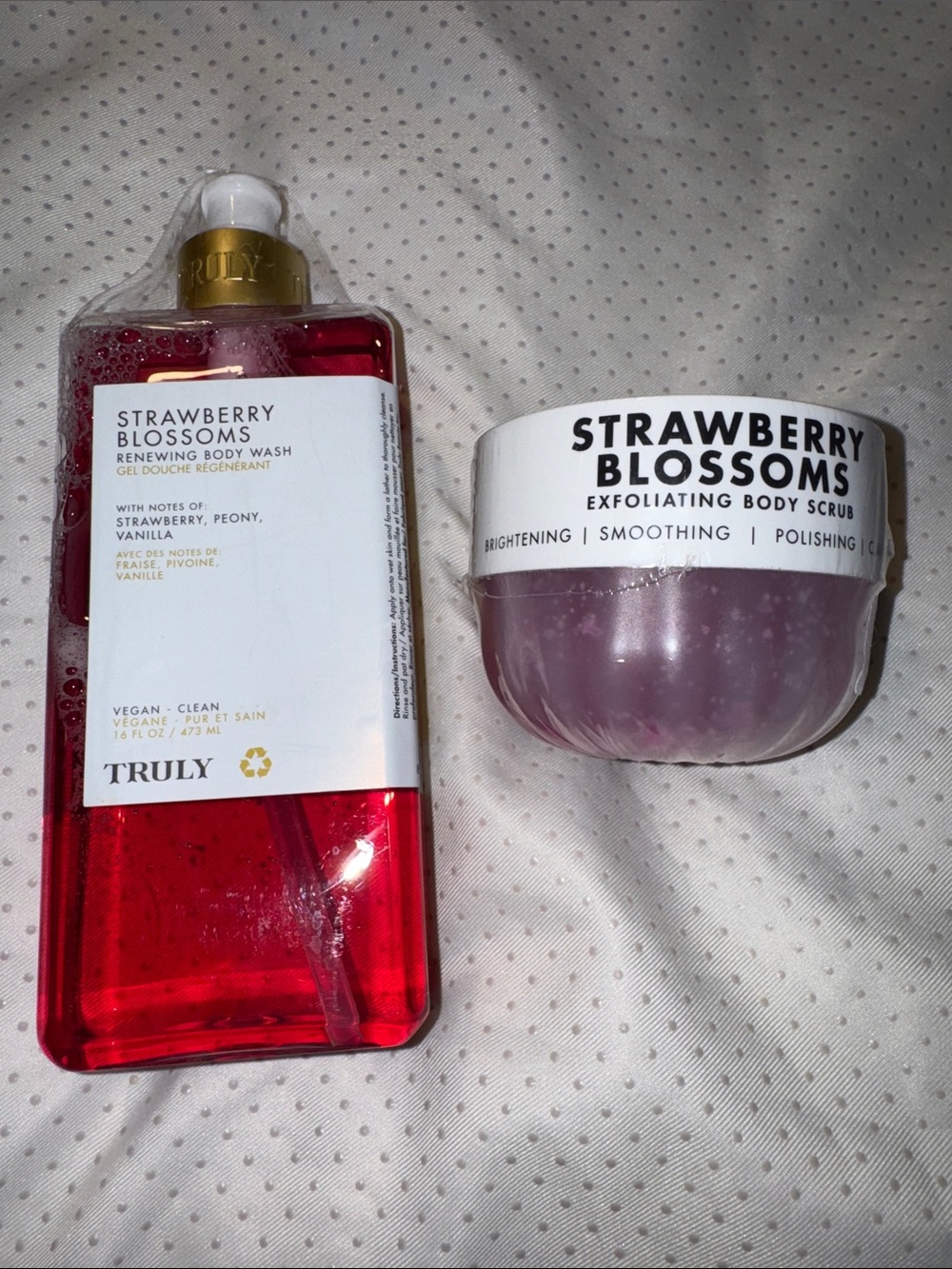 TRULY Strawberry Blossoms Renewing Body Wash & Exfoliating Scrub - Red & White